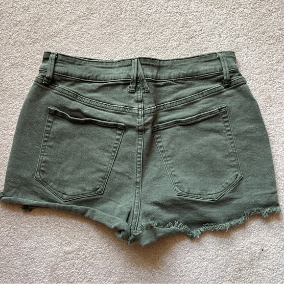 Good American shorts army green size 6/28 - Picture 3 of 3